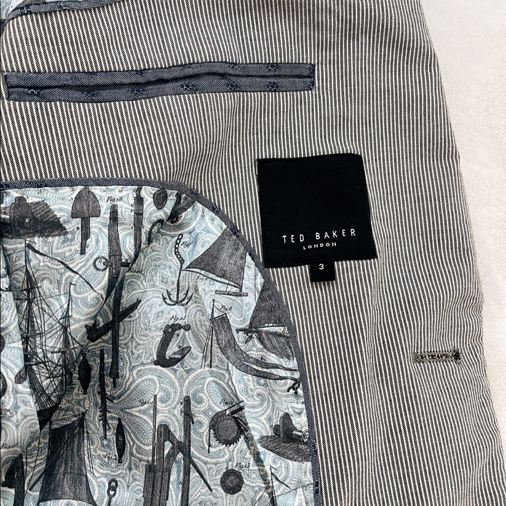 Blazer - Picture 5 of 5